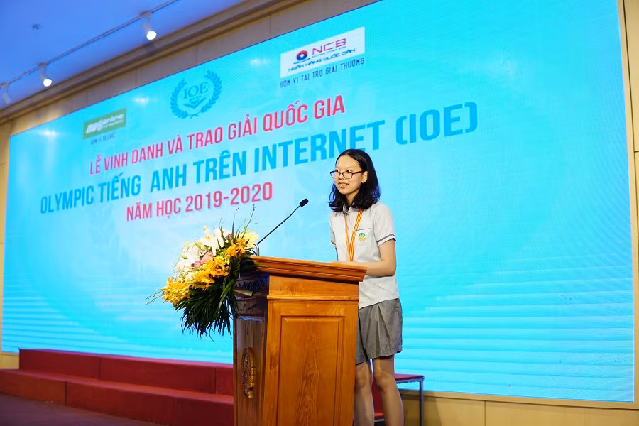 Lễ trao giải cuộc thi IOE lần thứ 10: Hàng trăm học sinh tài năng háo hức nhận phần thưởng ảnh 3