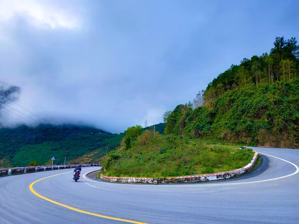Săn mây trên đèo Hải Vân ảnh 1
