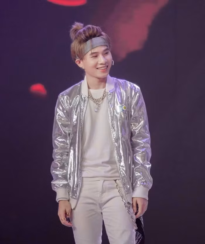Mỹ nam tuổi Sửu: Trong vòng một năm Jack lên đời phong cách thời trang như idol Hàn ảnh 2