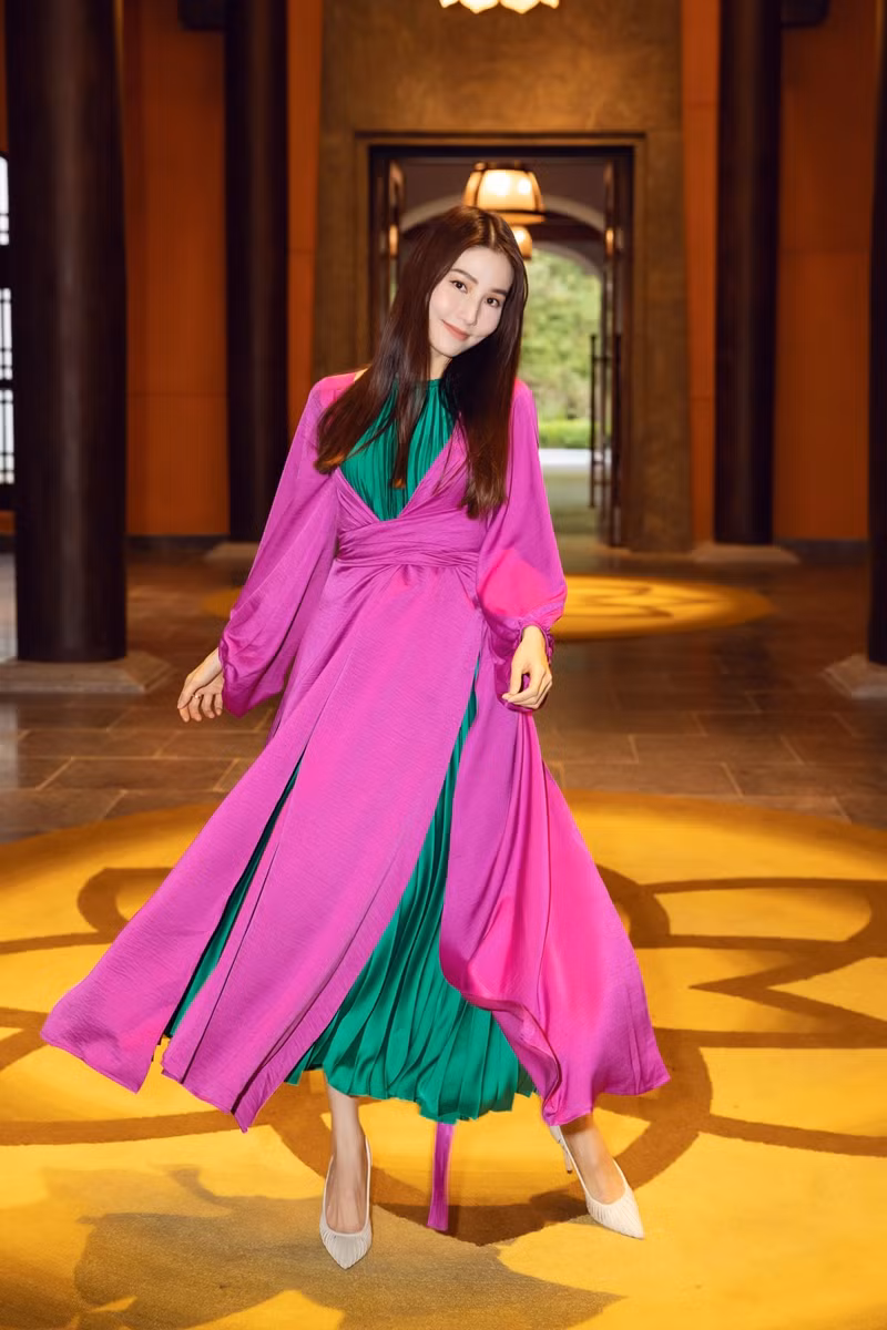 Hoa hậu Tiểu Vy, Mỹ Linh, Hương Giang, Chi Pu khoe thần thái trong cái lạnh dưới 10 độ ảnh 11