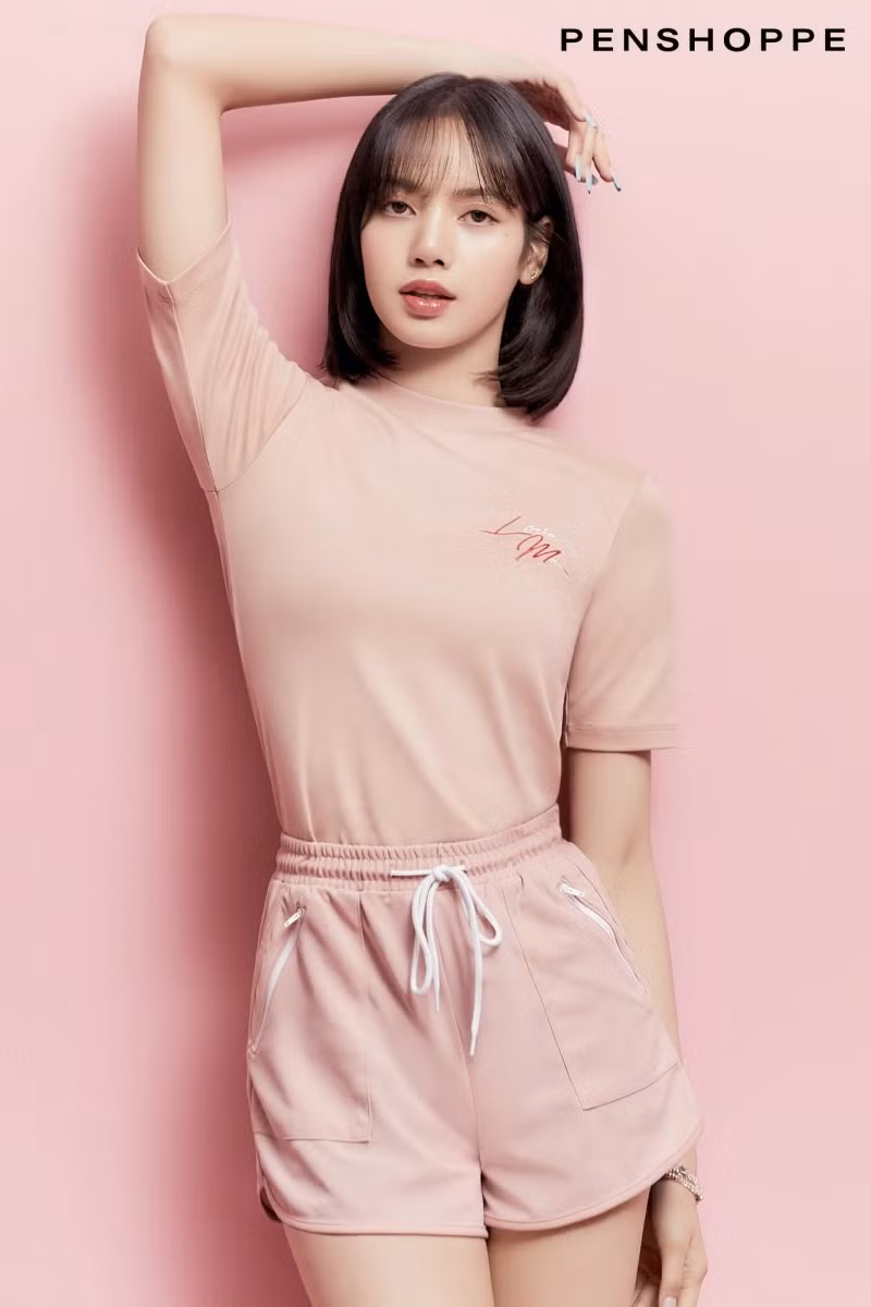 Tung loạt ảnh quảng cáo cho nhãn hàng thời trang, Lisa truyền đi thông điệp cực ý nghĩa ảnh 3