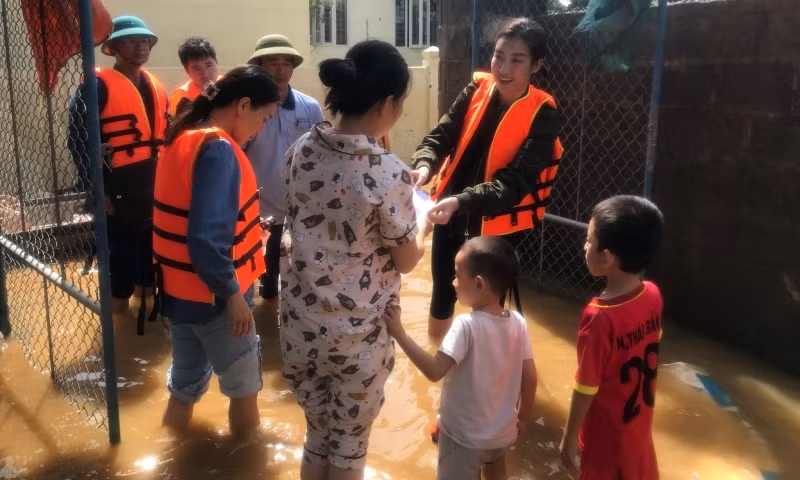 Áp thấp đã mạnh lên thành bão Goni, nguy cơ thành bão dữ, tiếp tục hướng tới Việt Nam ảnh 5
