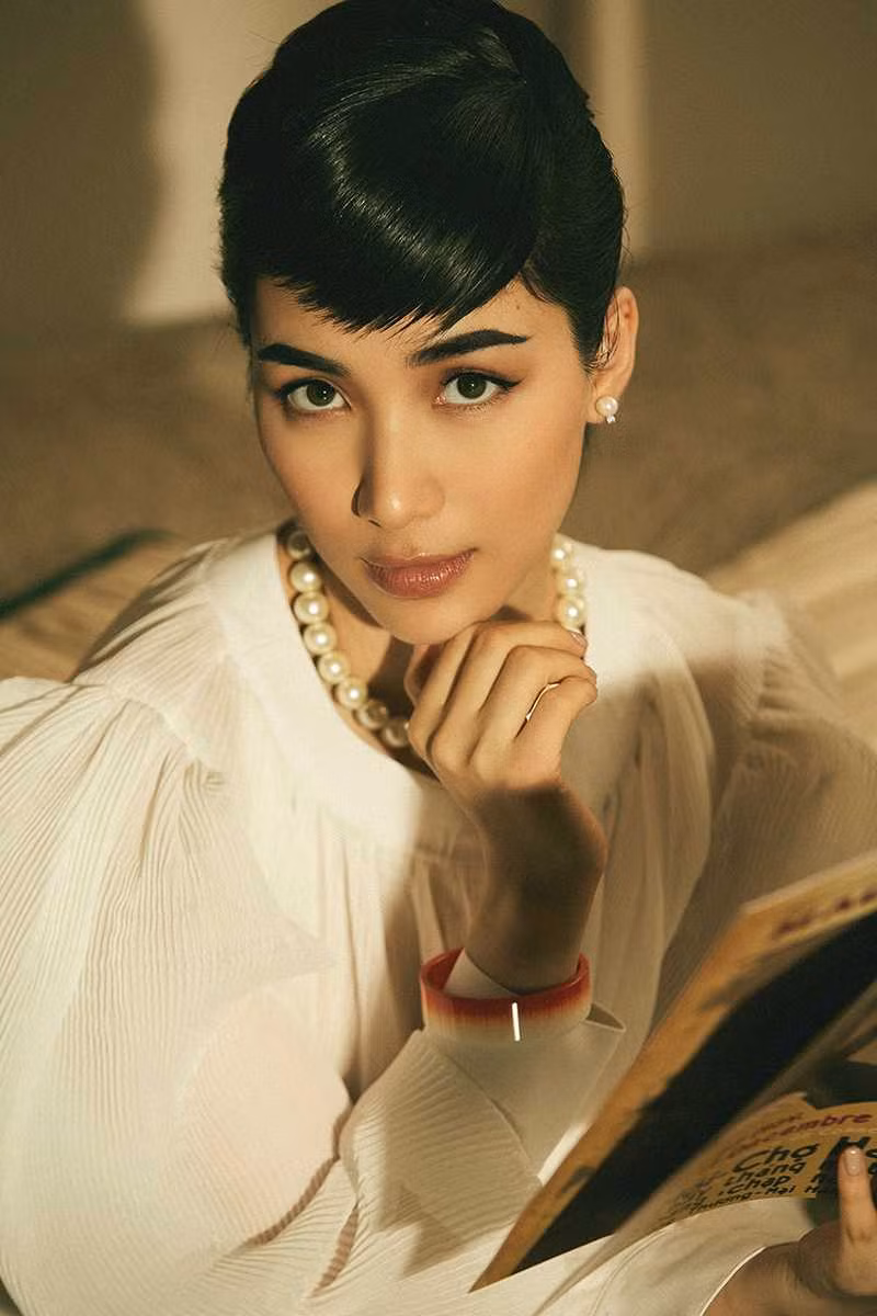 Hòa Minzy hóa "quý cô Hollywood", lấy cảm hứng từ ngôi sao điện ảnh Audrey Hepburn ảnh 7