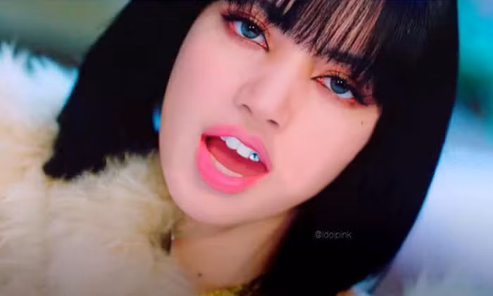 Học BTS, TWICE, Hyun Bin... cách chọn những đôi giày vừa thời trang vừa tiện dụng ảnh 7