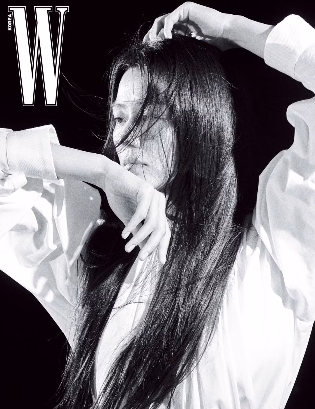 “Mợ chảnh” Jun Ji Hyun thần thái trên bìa W tháng 8, chia sẻ nội dung drama sắp tới ảnh 8