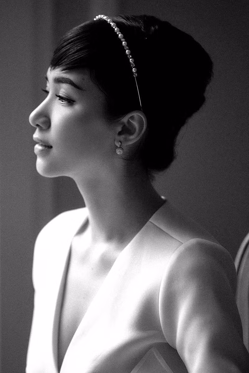 Hòa Minzy hóa "quý cô Hollywood", lấy cảm hứng từ ngôi sao điện ảnh Audrey Hepburn ảnh 9
