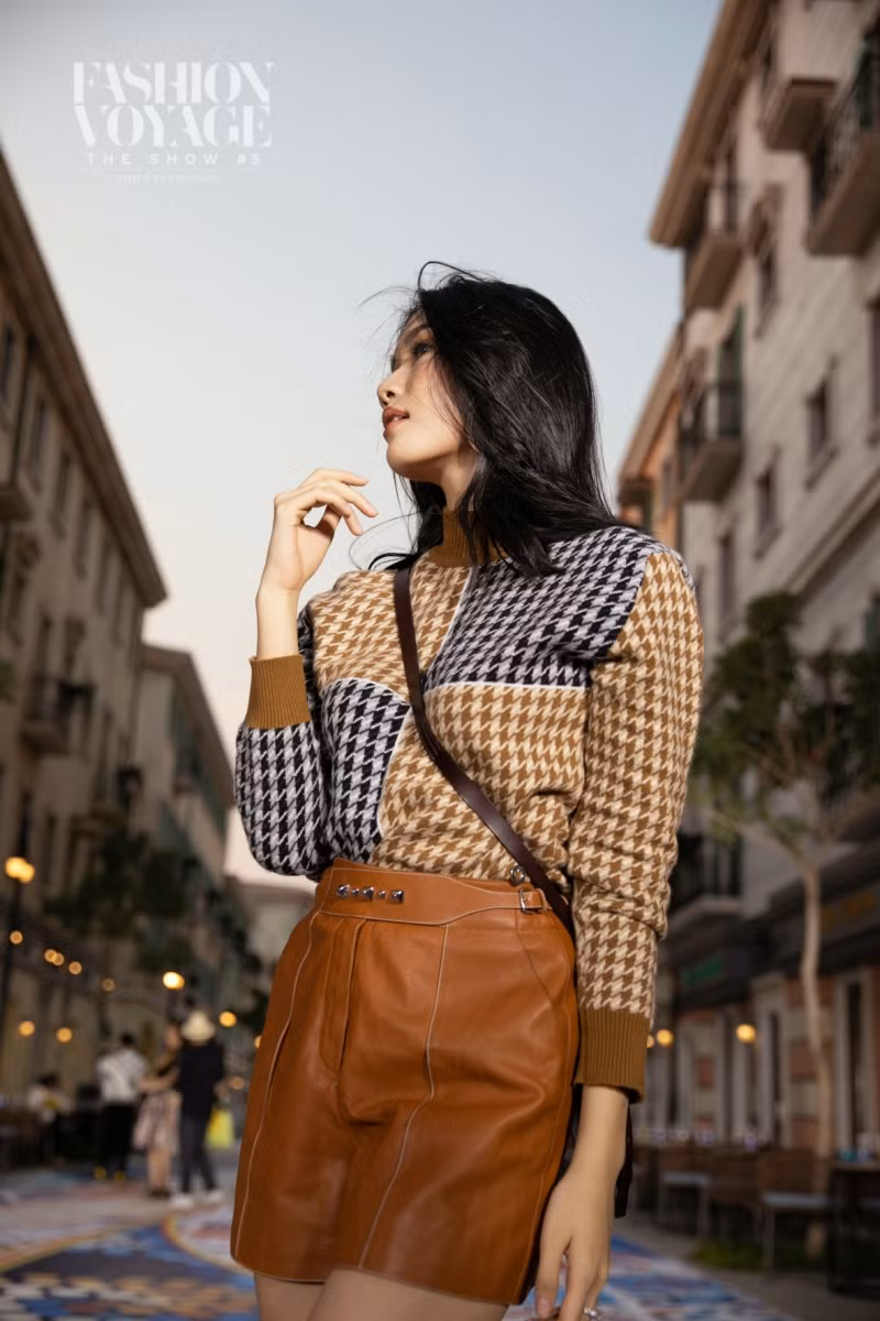 Ngắm màn đọ sắc giữa Á hậu Kiều Loan và Phương Anh tại sự kiện thời trang “Fashion Voyage“ ảnh 5
