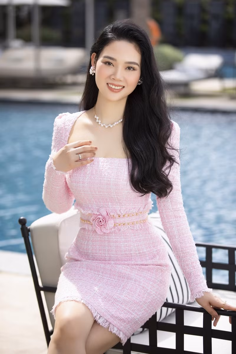 Hoa hậu Mai Phương bất ngờ xuất hiện trở lại, netizen ngỡ ngàng vì nhan sắc đỉnh cao ảnh 7