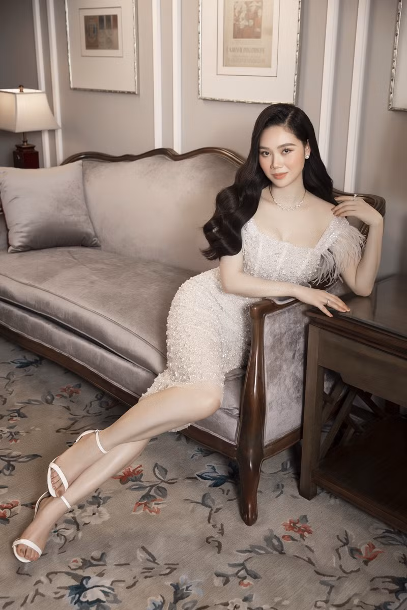 Hoa hậu Mai Phương bất ngờ xuất hiện trở lại, netizen ngỡ ngàng vì nhan sắc đỉnh cao ảnh 11
