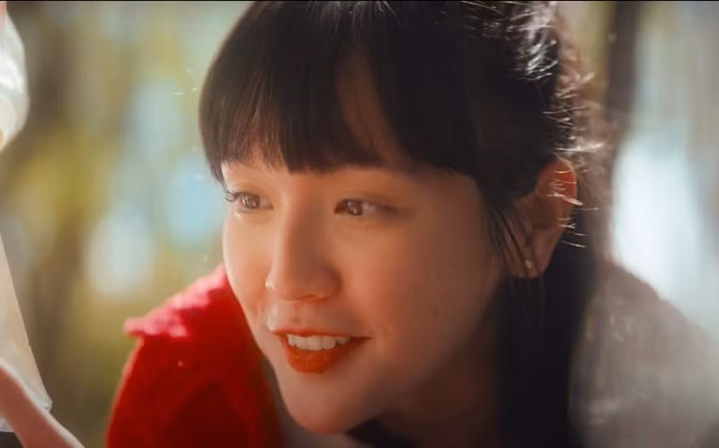 Nhan sắc cổ điển của cô gái khiến “sếp” Sơn Tùng yêu say đắm trong “Chúng Ta Của Hiện Tại“ ảnh 1