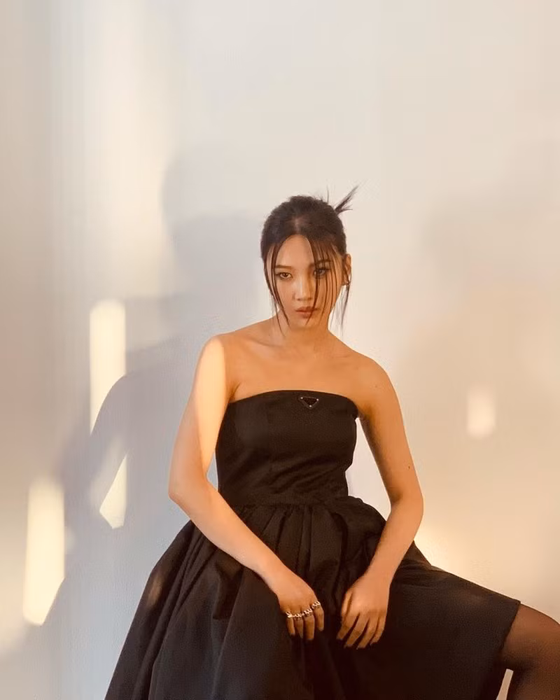 “Đại sứ hụt của Prada” Trịnh Sảng gây tiếc nuối khi đụng hàng mỹ nhân “True Beauty” và Joy (Red Velvet) ảnh 4