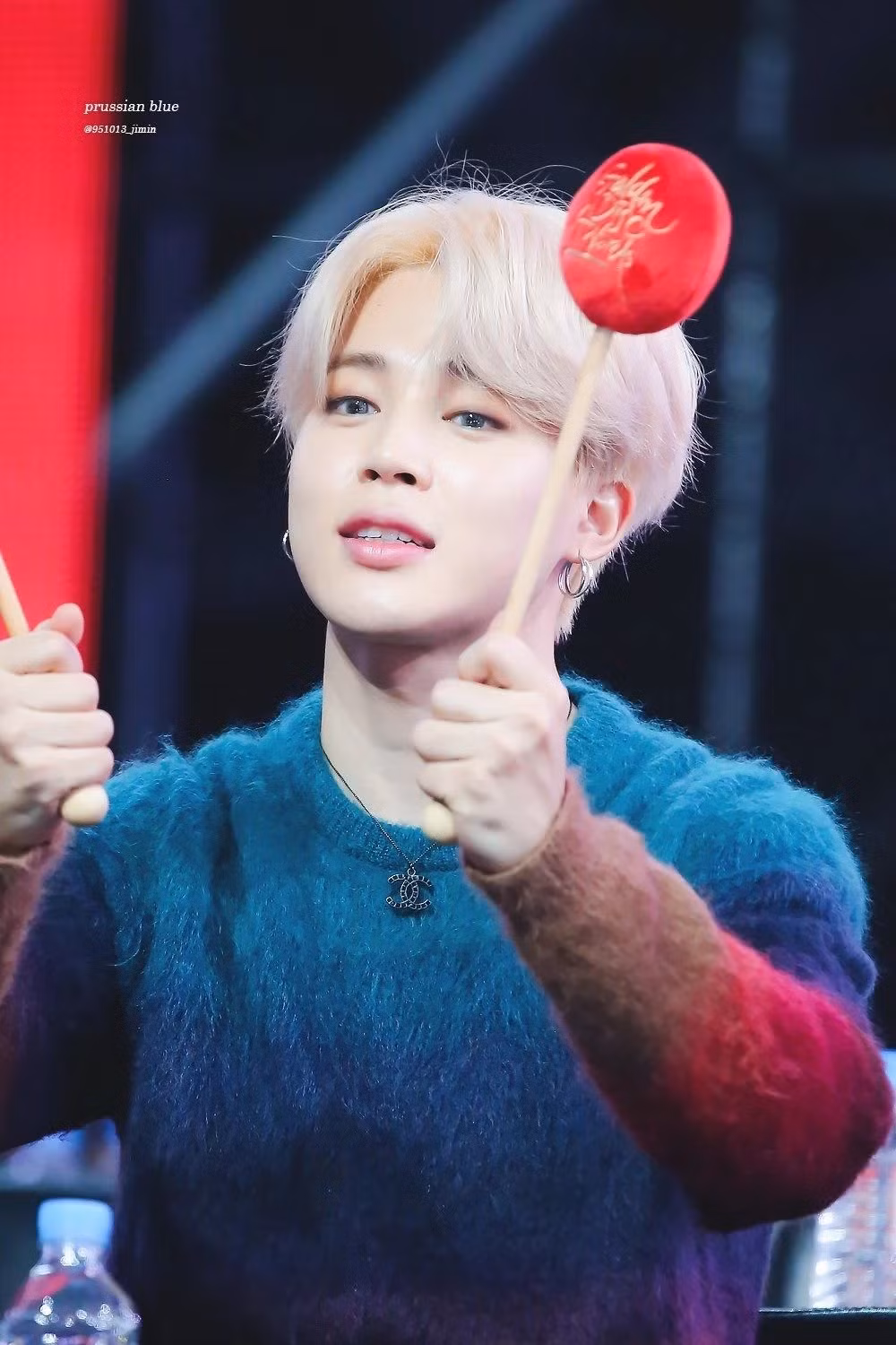 Jimin (BTS) “đụng hàng” Sehun (EXO), phản ứng trái ngược từ fan khiến netizen cười ngất ảnh 8