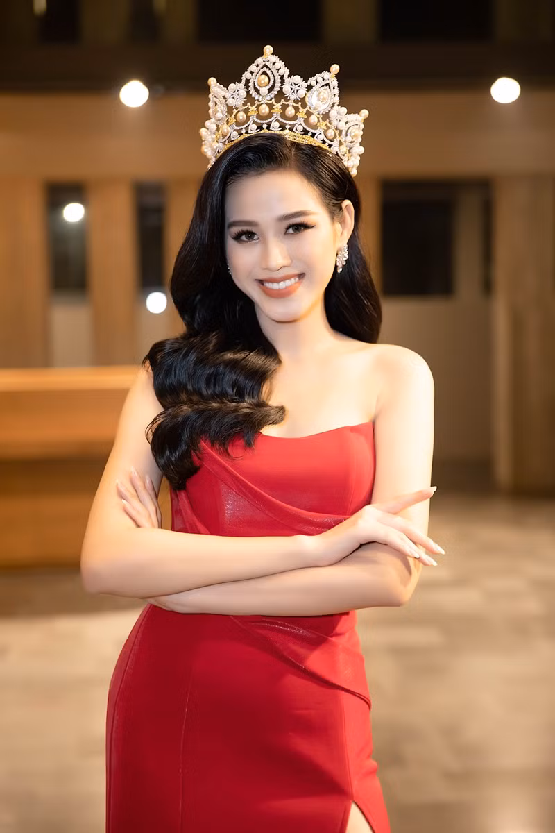 Ngắm Hoa hậu Đỗ Thị Hà khoe mặt mộc, netizen đồng lòng "make-up tự nhiên vẫn là đẹp nhất" ảnh 2