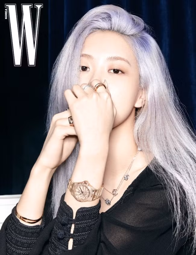 Rosé (BLACKPINK) lại có bộ ảnh siêu đẹp trên W tháng 8 với mái tóc tím khói thần thánh ảnh 7