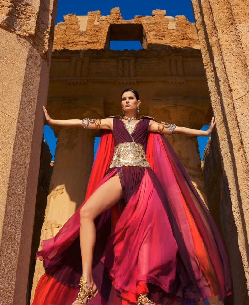 Mê mẩn ngắm vóc dáng tuyệt mỹ của siêu mẫu Brazil Isabeli Fontana ảnh 2