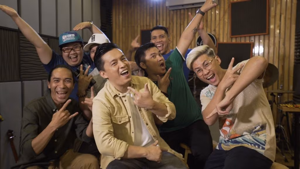 Lam Trường hoang mang khi MTV đòi dùng vali làm nhạc cụ, tái hiện hit “Mưa phi trường“ ảnh 1