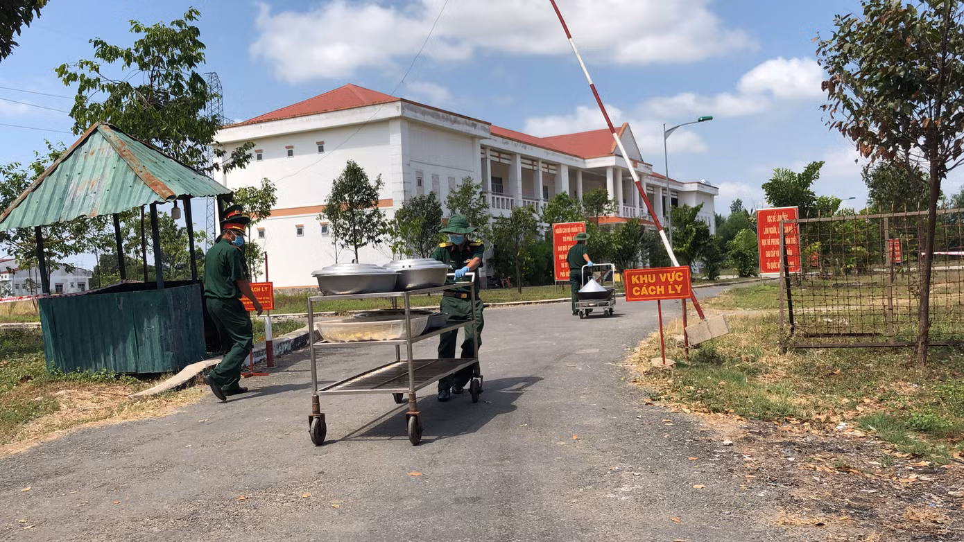 Tiêu chuẩn bộ đội ăn thế nào, người ở khu cách ly được ăn như vậy ảnh 7