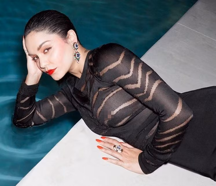 Vanessa Hudgens khoe hình xăm cô gái khoả thân hút hàng triệu view ảnh 4