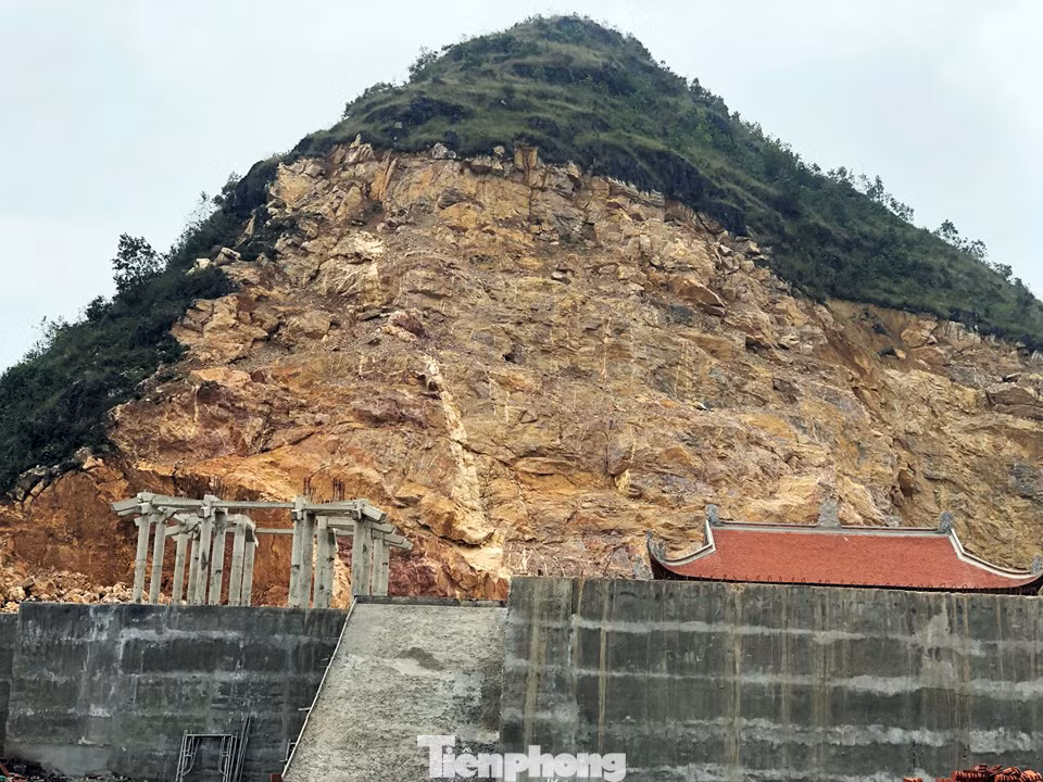 Cận cảnh siêu dự án 'bạt núi' làm du lịch ở Lũng Cú vừa bị đình chỉ ảnh 2
