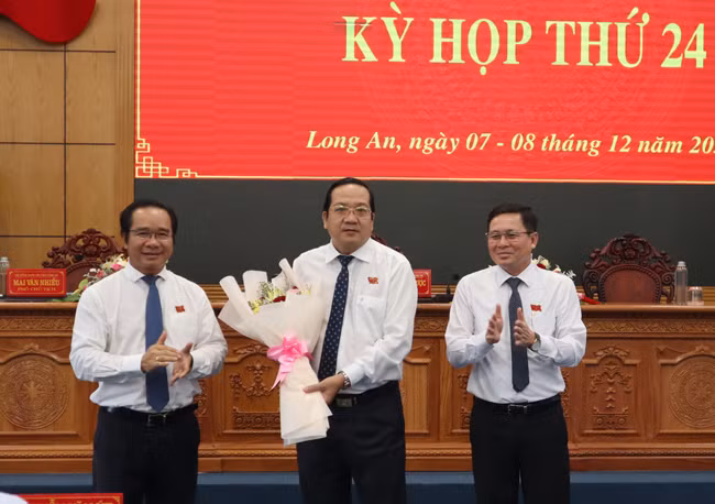 Long An bầu thêm Phó Chủ tịch UBND tỉnh ảnh 1