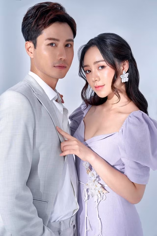 'Bỏng mắt' ngắm Chi Pu thả dáng siêu gợi cảm bên bể bơi ảnh 12
