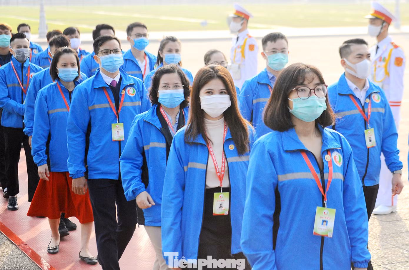 Các tài năng trẻ Việt Nam báo công, vào Lăng viếng Chủ tịch Hồ Chí Minh ảnh 16