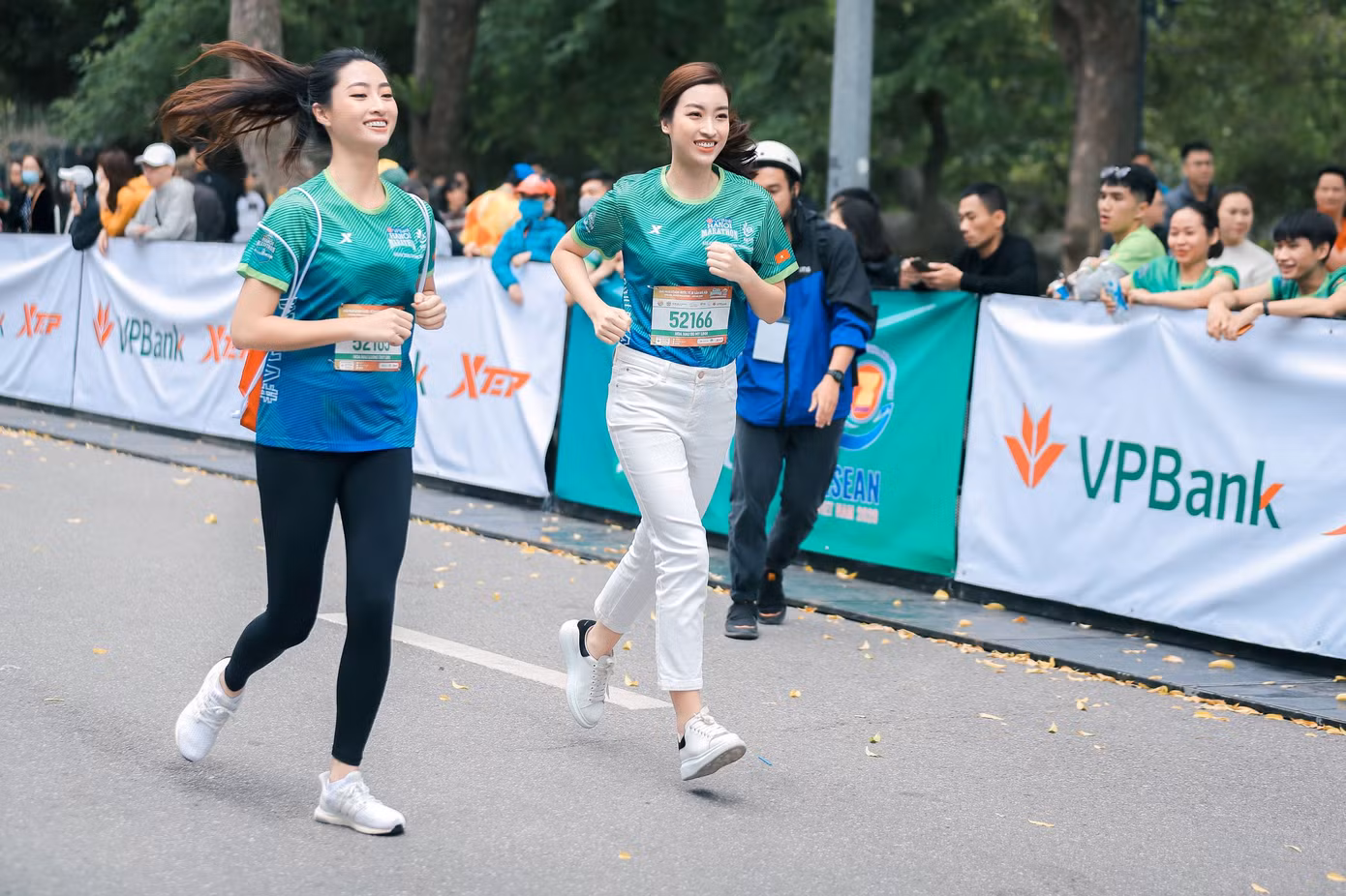 Mai Phương Thúy, Đỗ Mỹ Linh, Mai Ngọc thi chạy với Thanh Sơn, Xuân Nghị ảnh 5