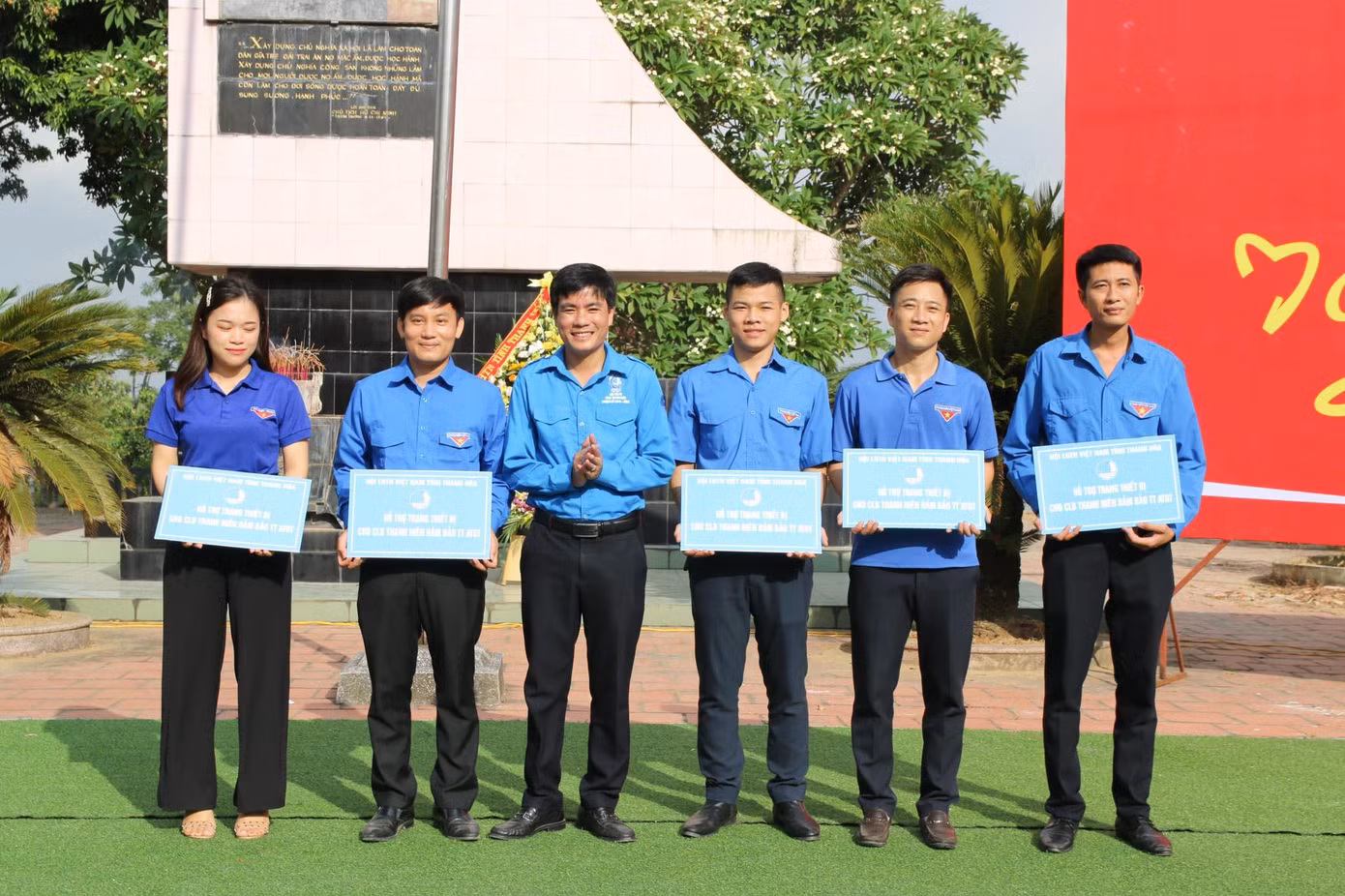Nhiều hoạt động ý nghĩa tại hành trình ‘Tôi yêu Tổ Quốc tôi’ ảnh 6
