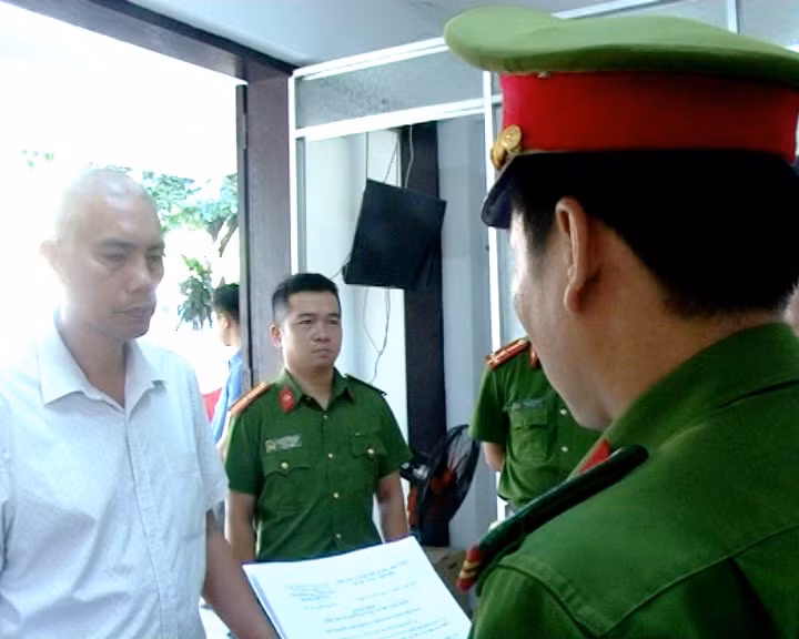 ‘Bí mật’ bên trong phòng VIP một khách sạn tại Huế ảnh 2 ‘Bí mật’ bên trong phòng VIP một khách sạn tại Huế ảnh 2