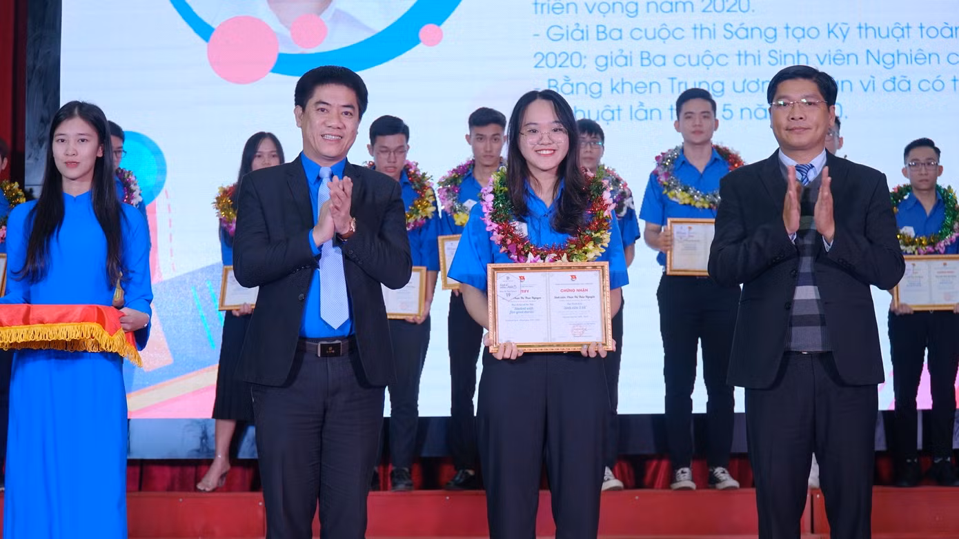 Loạt hành động ý nghĩa mừng 90 năm thành lập Đoàn của tuổi trẻ Bình Phước ảnh 13