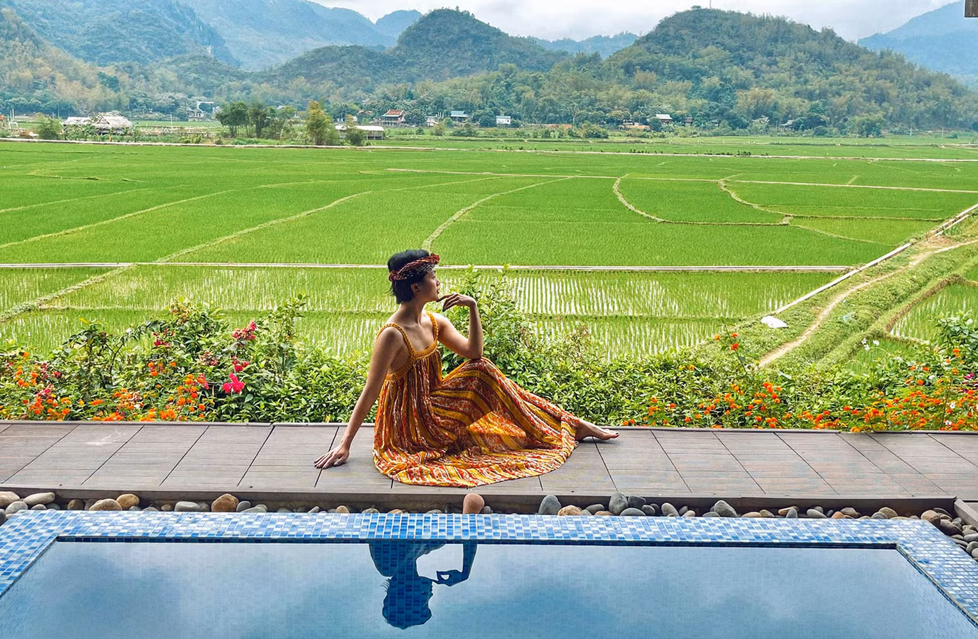 Cựu hoa khôi trường ĐH Ngoại thương khoe hình ảnh “chu du khắp nơi“ ảnh 4