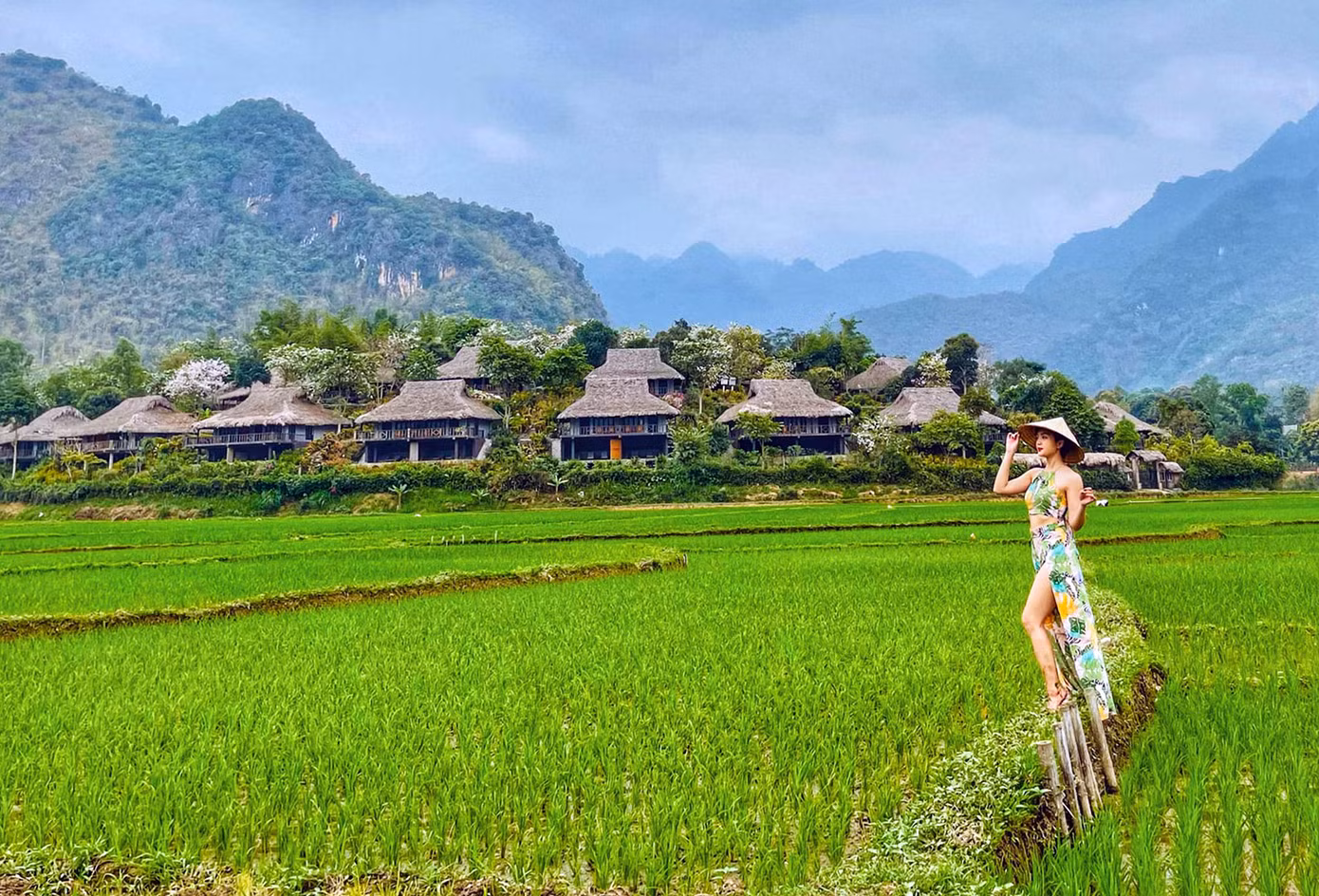 Cựu hoa khôi trường ĐH Ngoại thương khoe hình ảnh “chu du khắp nơi“ ảnh 9