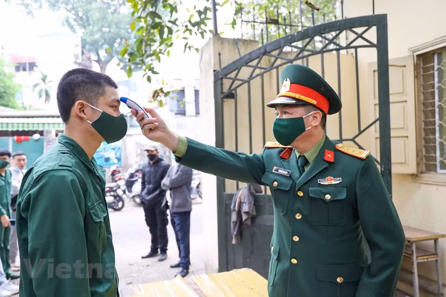 Xét nghiệm COVID-19 cho tân binh Thủ đô trước ngày giao quân ảnh 1