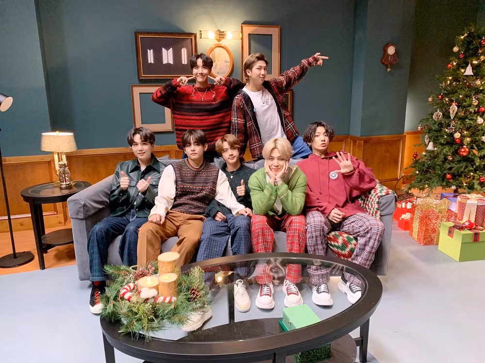 “Người chơi hệ Billboard” BTS lập kỳ tích khi “Life Goes On” No.1 Billboard Hot 100 ảnh 4