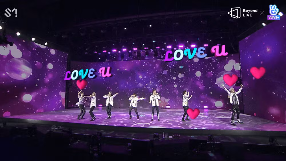 Bùng nổ cảm xúc với concert trực tuyến của WayV: Sân khấu đỉnh cao, Lucas bật khóc vì fan ảnh 2