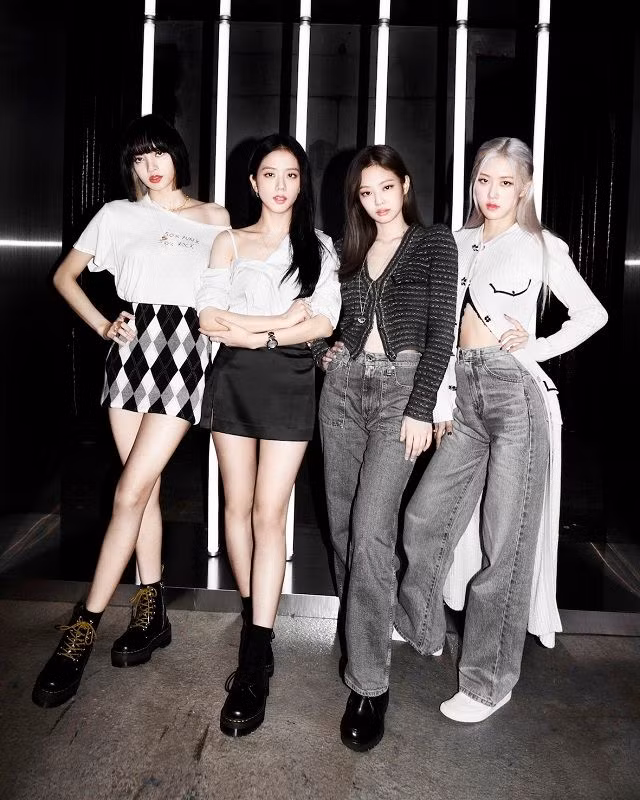 BTS vượt BLACKPINK trở thành “Nghệ sĩ được nghe nhiều nhất trên Spotify Việt Nam“ ảnh 7