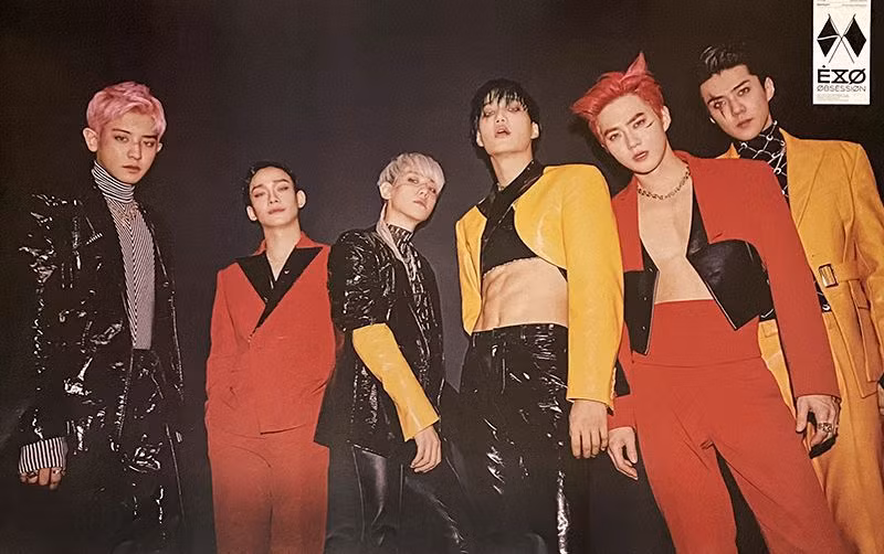 Tại sao dù nhảy cực sung, tóc các nam idol K-Pop vẫn nguyên nếp không rối sợi nào? ảnh 2