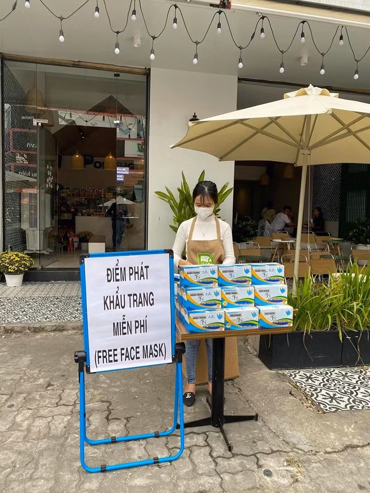 Những hình ảnh cảm động từ “tâm dịch” Đà Nẵng: “Đà Nẵng giữ sức khỏe, Đà Nẵng hỉ?“ ảnh 4