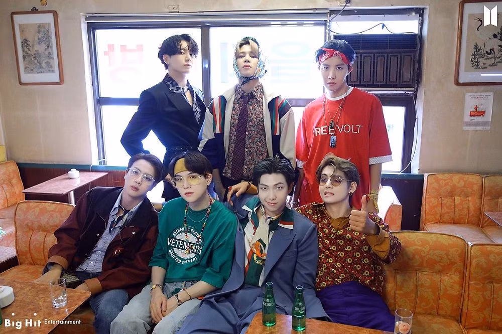Billboard Hot 100: “Dynamite” (BTS) “trượt… ngược” 39 bậc, phá kỷ lục của “Gangnam Style” ảnh 4