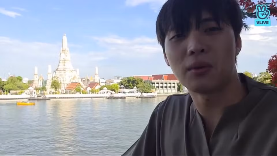 Mean Phiravich “đưa fan đi khắp Bangkok” khiến các fan đứng ngồi không yên ảnh 3