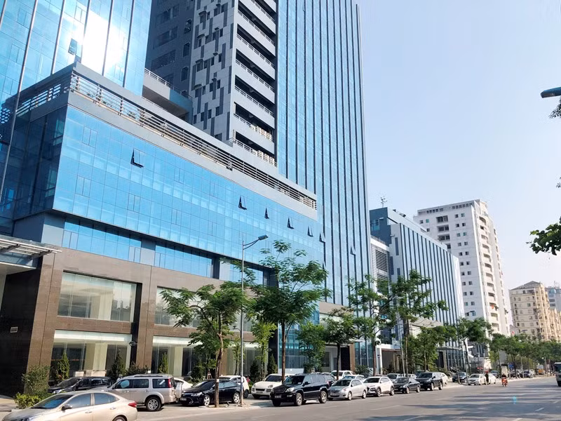 Khốn khổ tìm nơi đỗ xe tại khu liên cơ Võ Chí Công ảnh 1