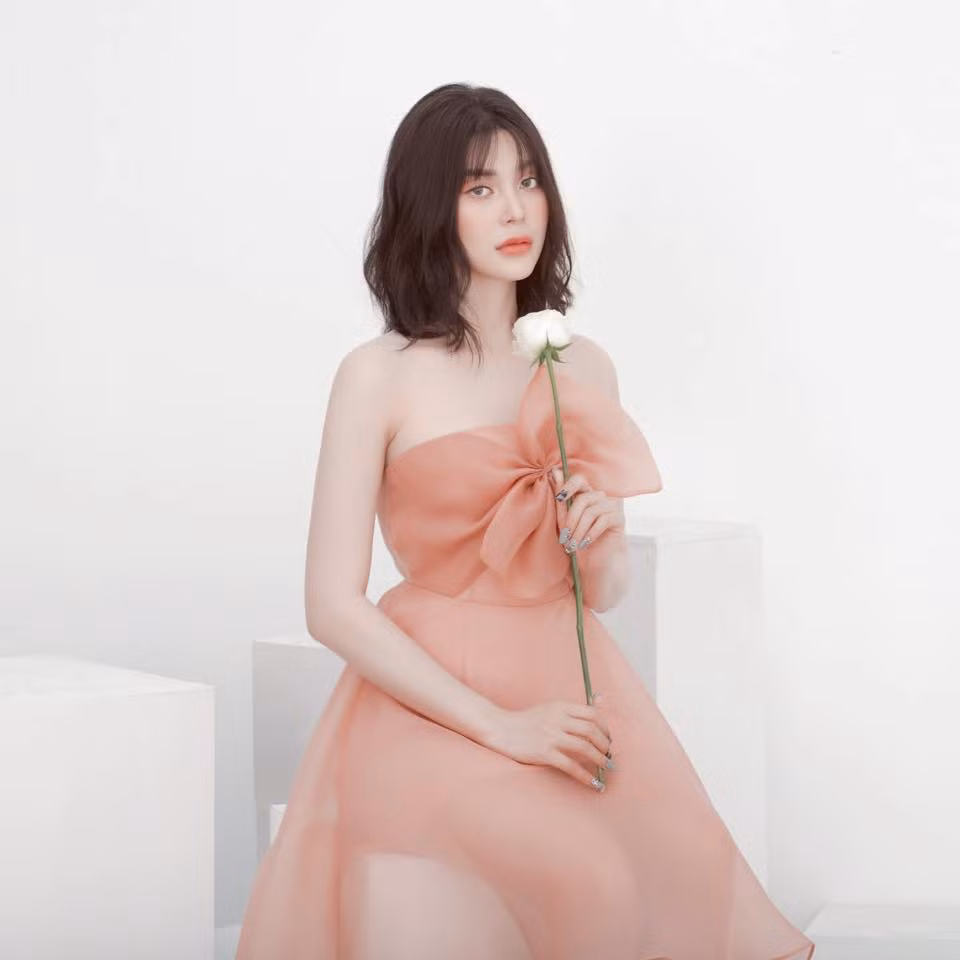 Á quân Tình Bolero 2019 Lily Chen: Đã từng hai bà cháu chỉ có một đôi dép mang chung ảnh 2
