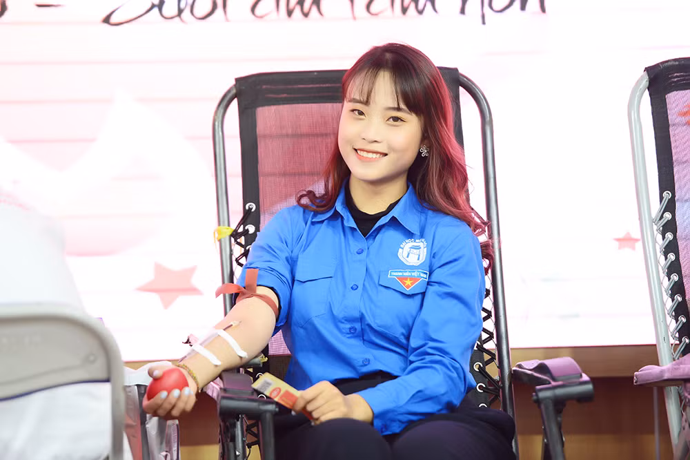Nữ MC của VTV hóa thân thành cô gái H'mông xinh đẹp ảnh 10 Nữ MC của VTV hóa thân thành cô gái H'mông xinh đẹp ảnh 10