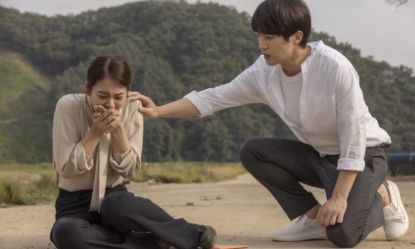 Muốn trở thành phim Việt ăn khách nhất lịch sử, “Bố già” phải vượt qua những cái tên nào? ảnh 3