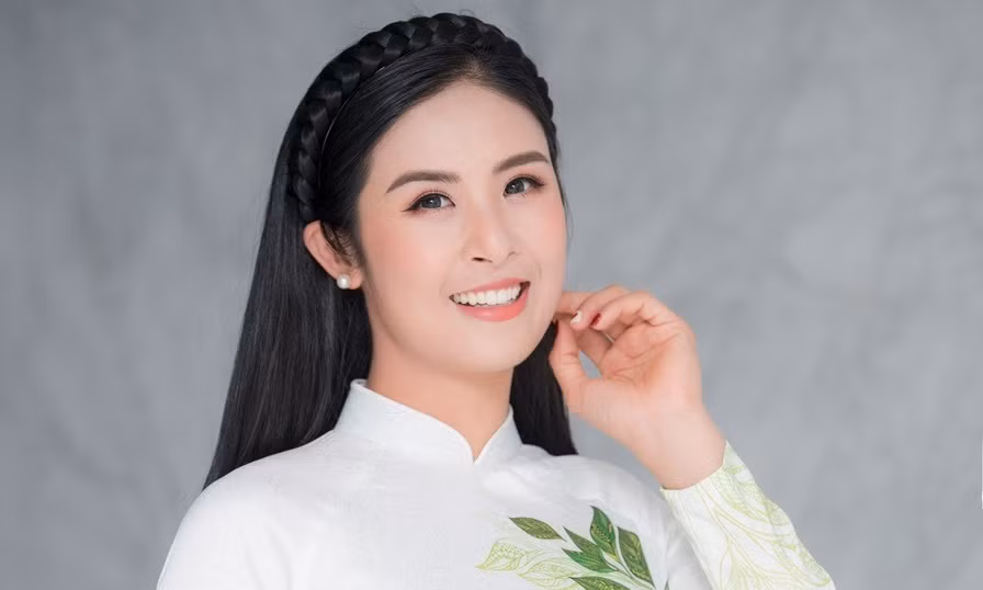 Chỉ đăng ảnh ngồi trong sân nhà, Tăng Thanh Hà khiến dân tình choáng về biệt thự hoành tráng ảnh 6
