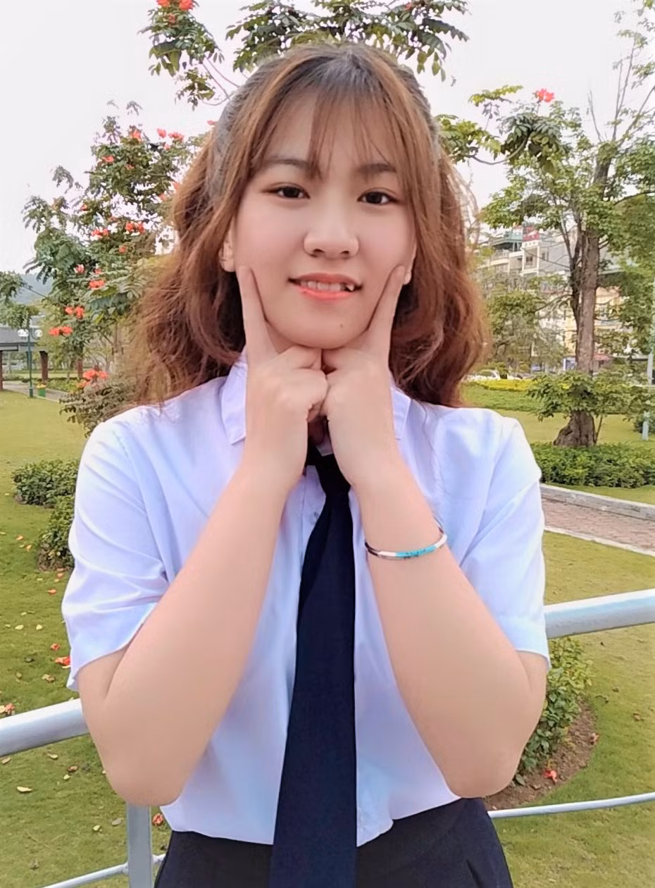 Nghỉ dịch, nữ sinh 17 tuổi lập kỷ lục hoàn thành chứng chỉ học tập ảnh 1