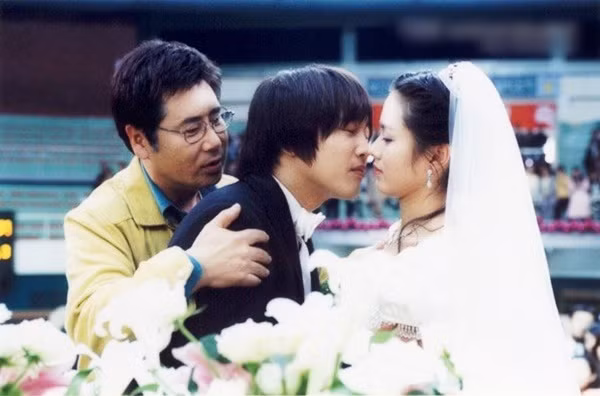 Dù chưa kết hôn nhưng Son Ye Jin đã nhiều lần mặc váy cưới khiến fan xuýt xoa vì quá đẹp ảnh 9