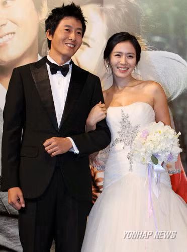 Dù chưa kết hôn nhưng Son Ye Jin đã nhiều lần mặc váy cưới khiến fan xuýt xoa vì quá đẹp ảnh 5