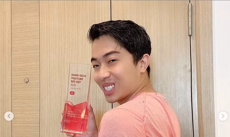Châu Bùi, Tlinh, Đồng Ánh Quỳnh và loạt bạn trẻ “mê mệt” bởi trào lưu Post A Pic Of ảnh 13
