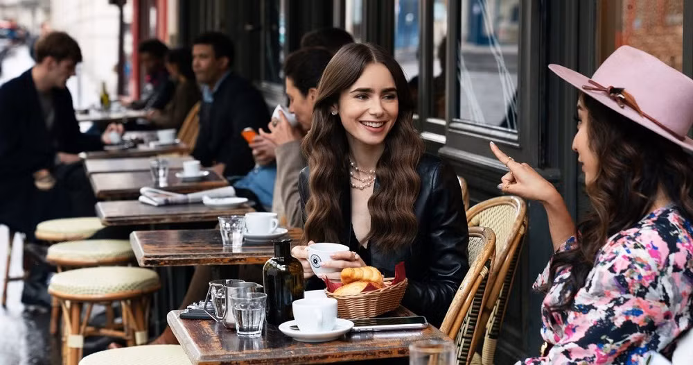 Netflix gật đầu với mùa 2 “Emily in Paris”, nhưng liệu bộ phim có nên tiếp tục hay không? ảnh 1